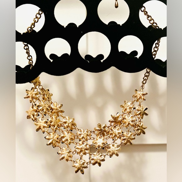 Y2K Black and Gold Toned Floral Bib Necklace - Picture 5 of 5